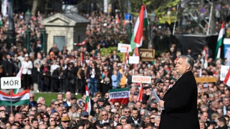 Premier Węgier Victor Orban podczas piątkowego wiecu